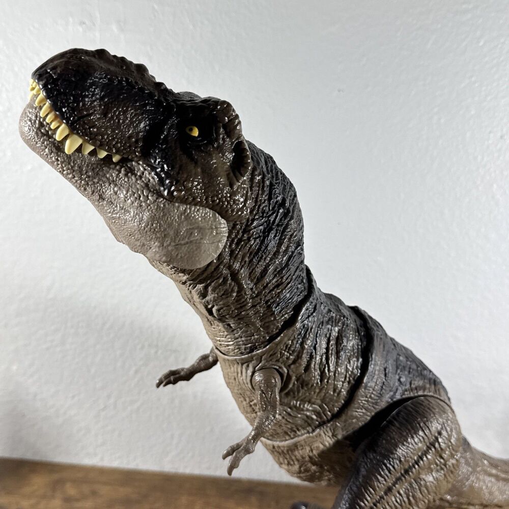 Jurassic World Tyrannosaurus Dominion Thrash n Devour Rex with Sound DNA TAB - Picture 7 of 12